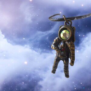 Astronaut pendant necklace choker